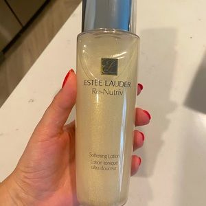 Estée Lauder re-nutriv softening lotion